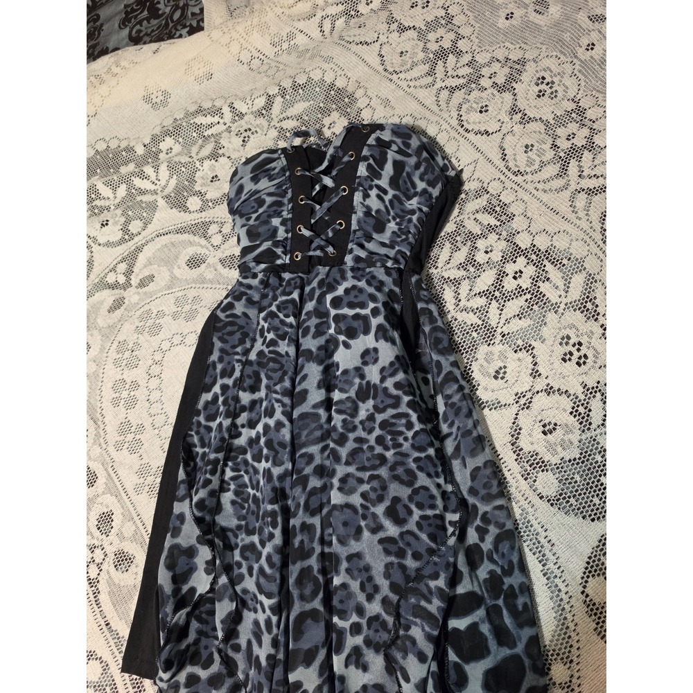 Lydia grey leopard print dress features a corset-style lace-up front Small - Picture 2 of 4